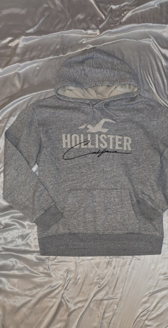 Hollister Men's Heather Gray Logo Crewneck Pullover
